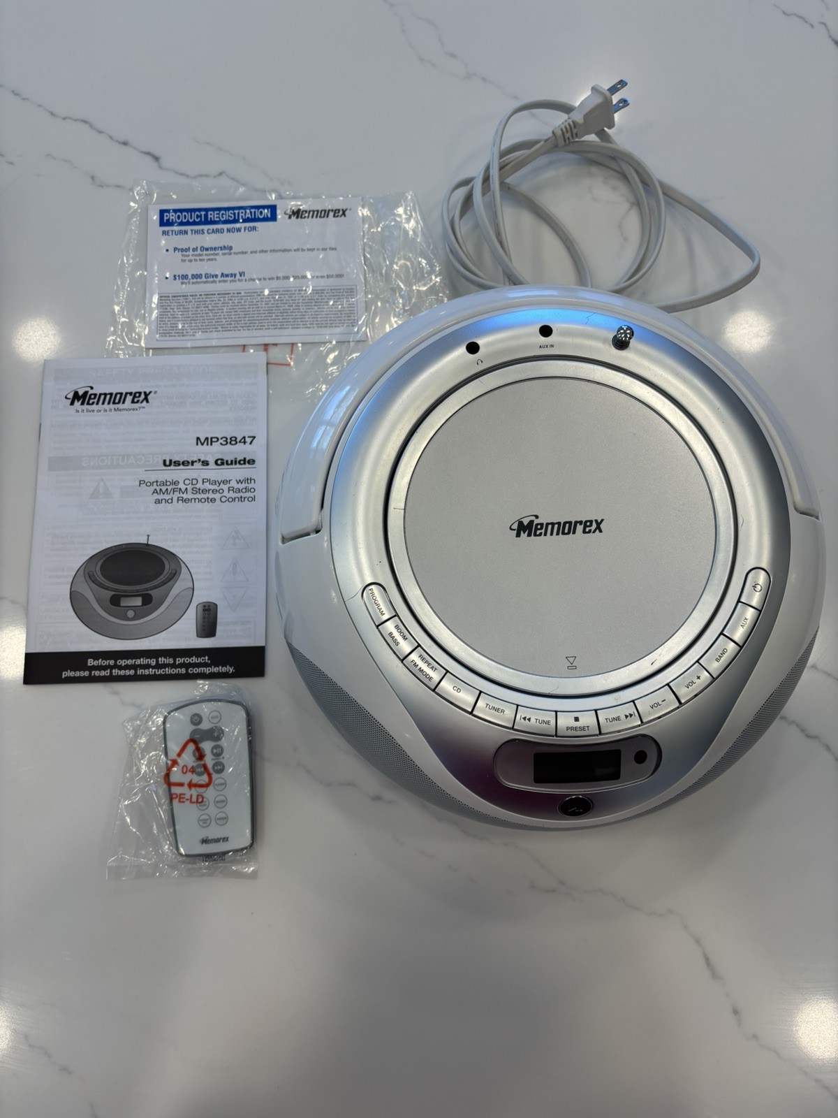 Memorex Digital AM/FM CD Boombox with Remote Control MP3847, Silver, LUX Lab