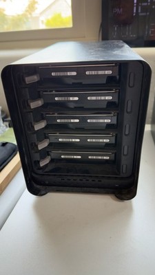 Data Robotics Drobo FS DRDS2-A NAS With AC Adapter