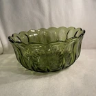 Vtg Anchor Hocking Fairfield Avacado Green Glass Serving Bowl W/ Scalloped Edge