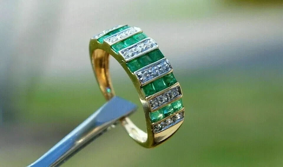 Alianza de boda esmeralda verde simulada corte princesa enchapada en oro amarillo de 14 k Foto 4 de 4