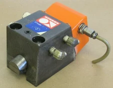 KOSMEK MODEL 25M4L-Z003 HYDRAULIC UNIT, FROM NISSEI FS120