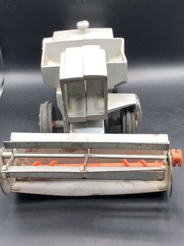 ERTL 1/32 Scale ALLIS CHALMERS Gleaner L3 Combine Die Cast Farm Toy - Picture 7 of 11