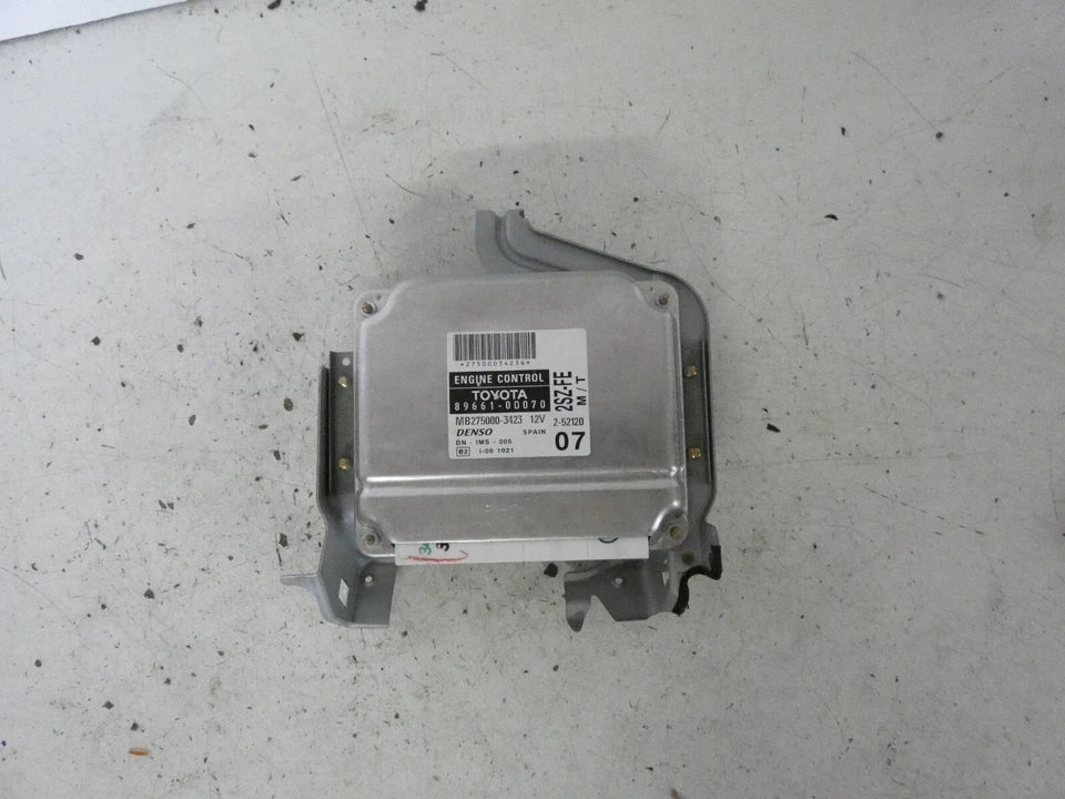 Centralina motore Toyota Yaris P1 anno 2002 1,3 l 64 KW 89661-0D070 - Immagine 2 di 4