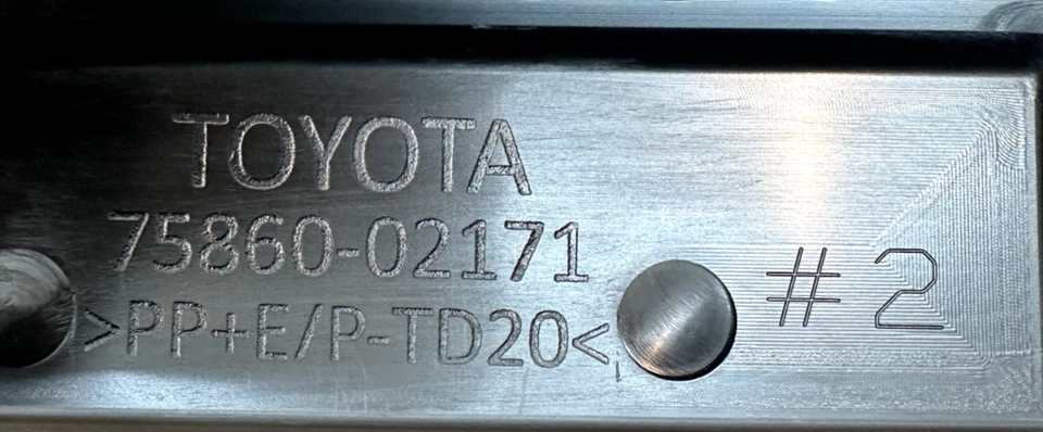 Toyota Prius 2016-22 conjunto de moldeo basculante pieza de fabricante de equipos originales # 75860-02171 Foto 3 de 4