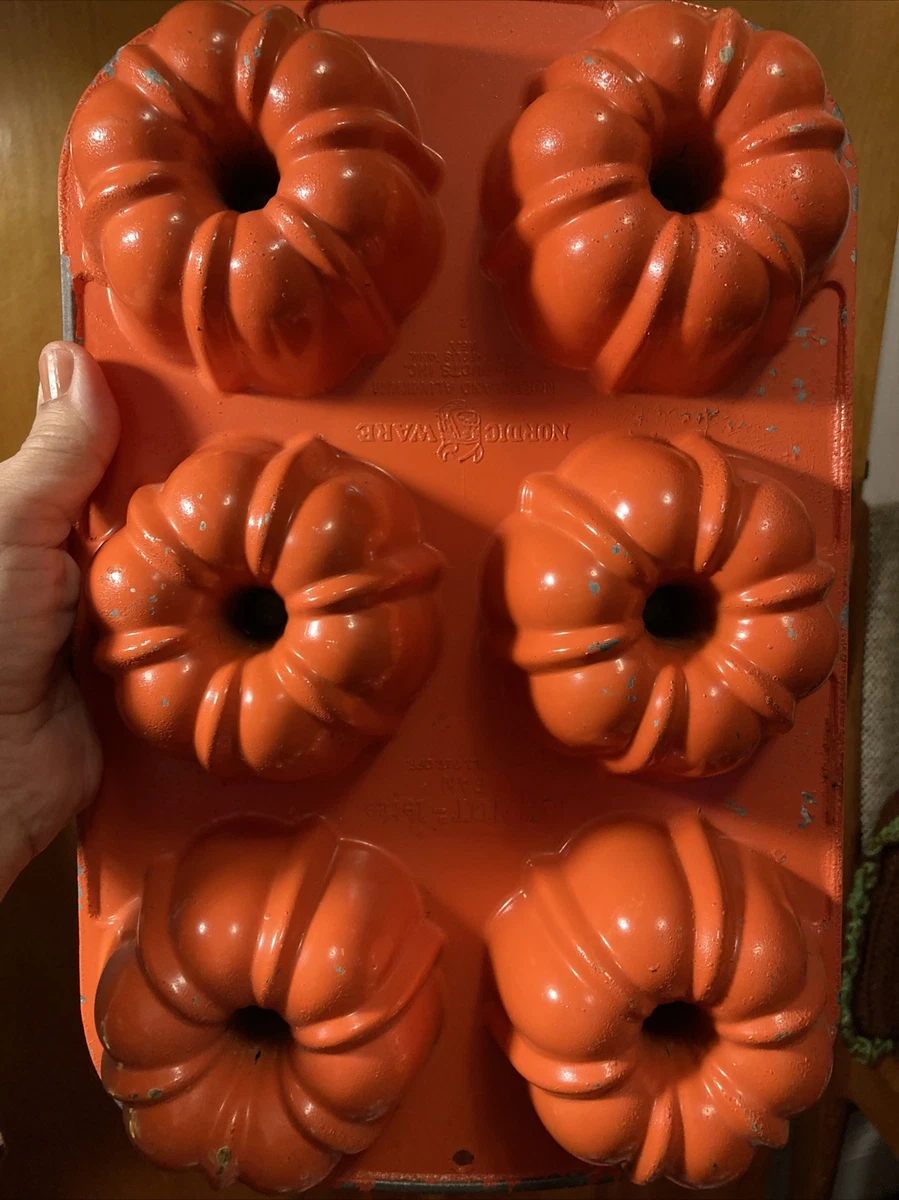 Nordic Ware Bundt Cupcake Pan OR Retro Orange Mini Bundt Cake Pan 