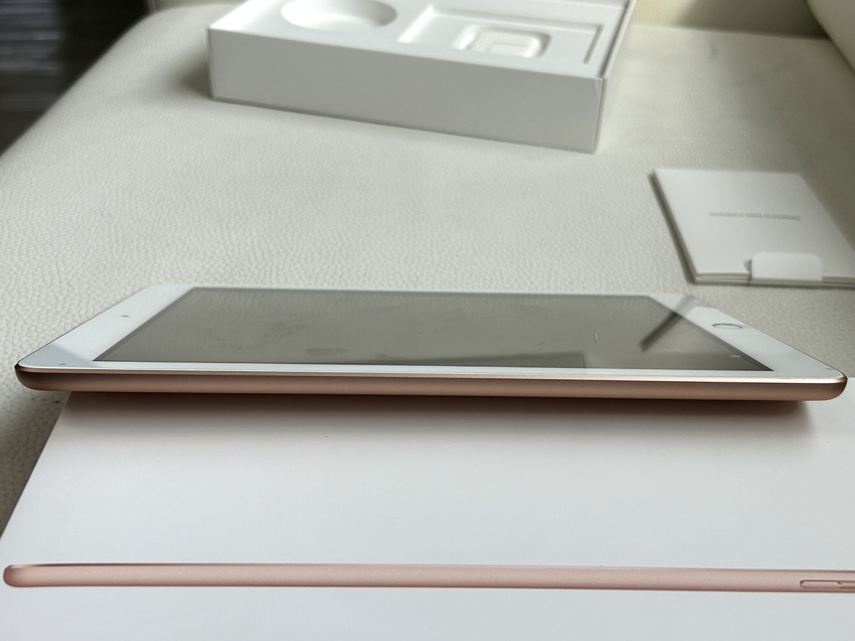 Apple iPad 6世代 ローズゴールド Wi-Fiモデル 32GB Apple iPad 6th Gen 9.7