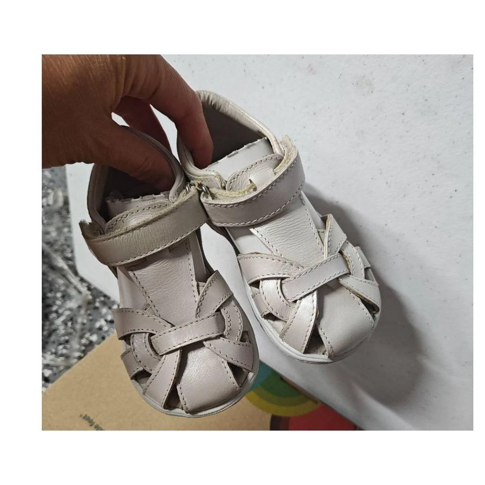 Sandalia Umi Natalia Blanco Perla UE 23 EE. UU. 6,5 Nuevo Cuero Clásico Niños Minimalista Foto 2 de 4