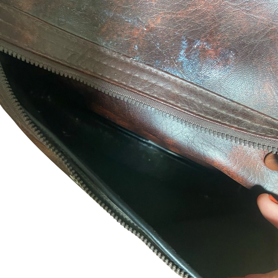 Estuche Bolso para Cámara Olympus Vintage Serie OM con Correa Cuero Sintético Fabricante de Equipo Original Hecho en Japón Foto 2 de 4