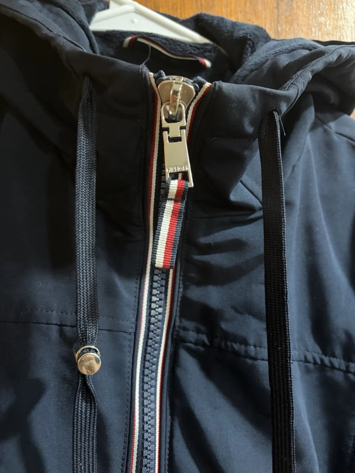 Tommy Hilfiger Chaqueta Mujer Azul Forrada de Vellón Cremallera Capucha Logo Chaqueta Mediana Foto 4 de 4