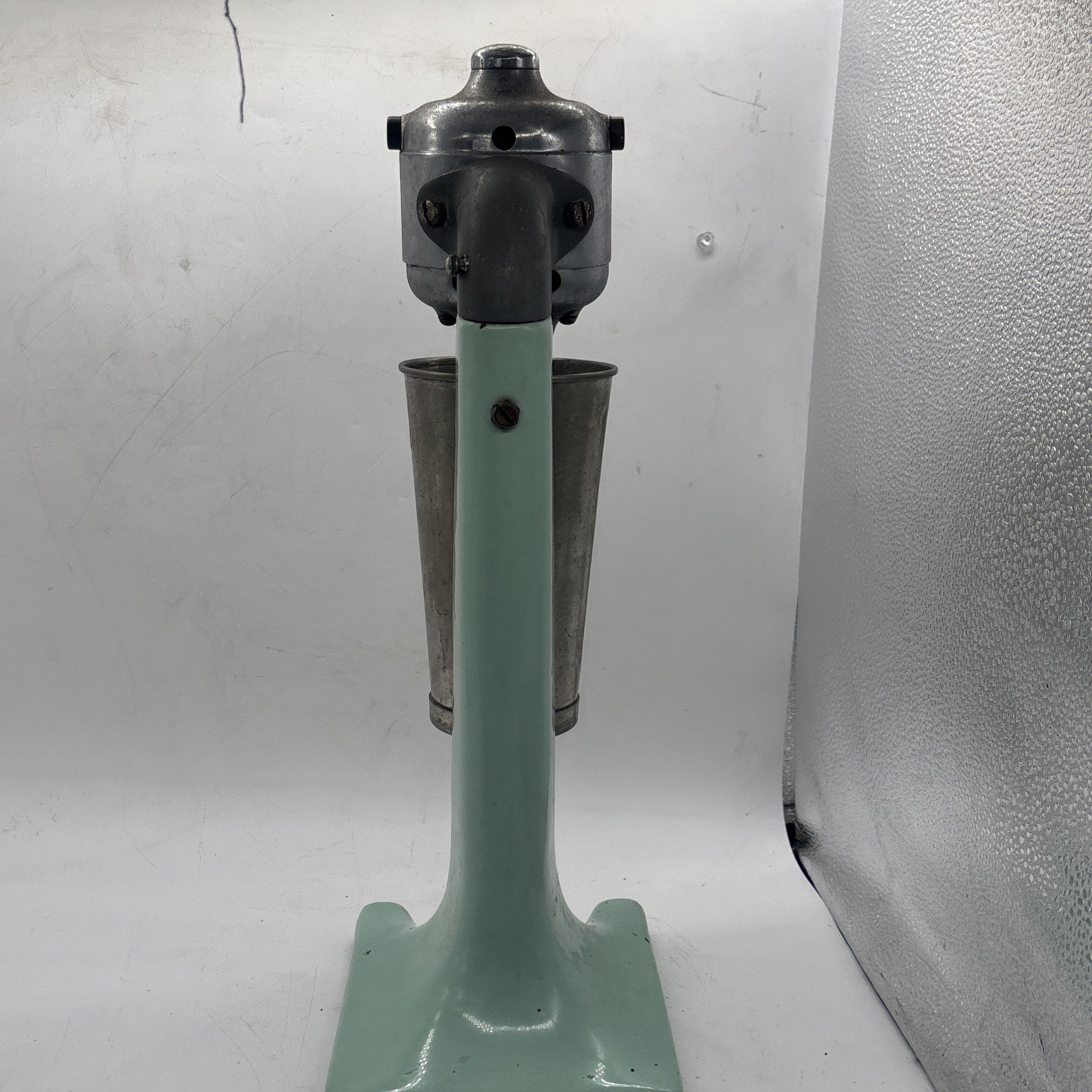 1930 Hamilton Beach Arnold Milkshake Mixer 17 w/ 4 cups (halco, vollrath, hamil)