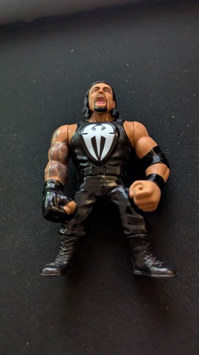 ROMAN REIGNS 4.5