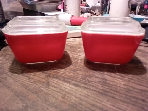 2 Vintage PYREX Red Refrigerator Dishes 501-B dishes & 501-C  Lids SET 1-1/2 Cup