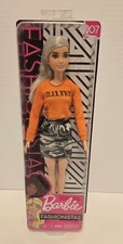 2018 Fashionistas Barbie 107 Platinum Blonde Side Shaved Hair Malibu Top FXL47