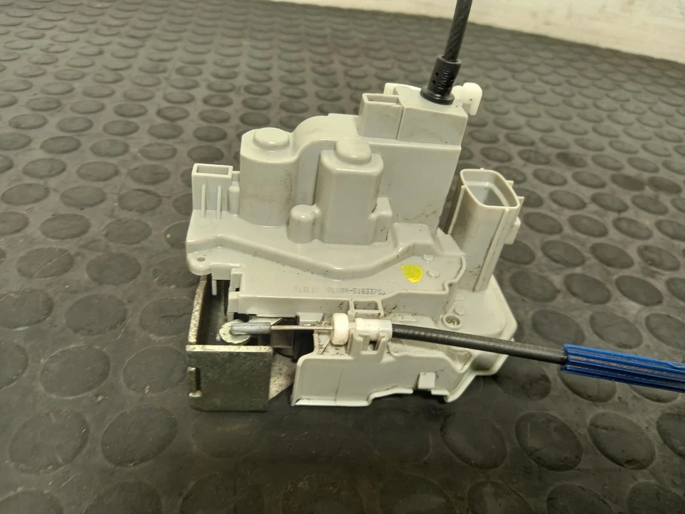 Mecanismo de bloqueo de puerta Chrysler Ypsilon 2011-2017 5 puertas hatchback N/S delantero izquierdo - Imagen 2 de 4