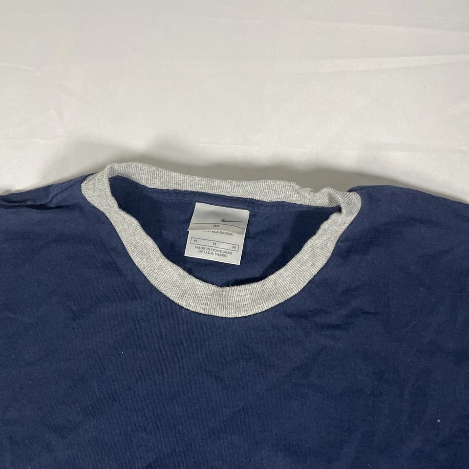 Camisa Nike Para Hombres Mediana Azul Marino Manga Larga Swoosh Etiqueta Plateada Y2K De Colección Foto 3 de 4