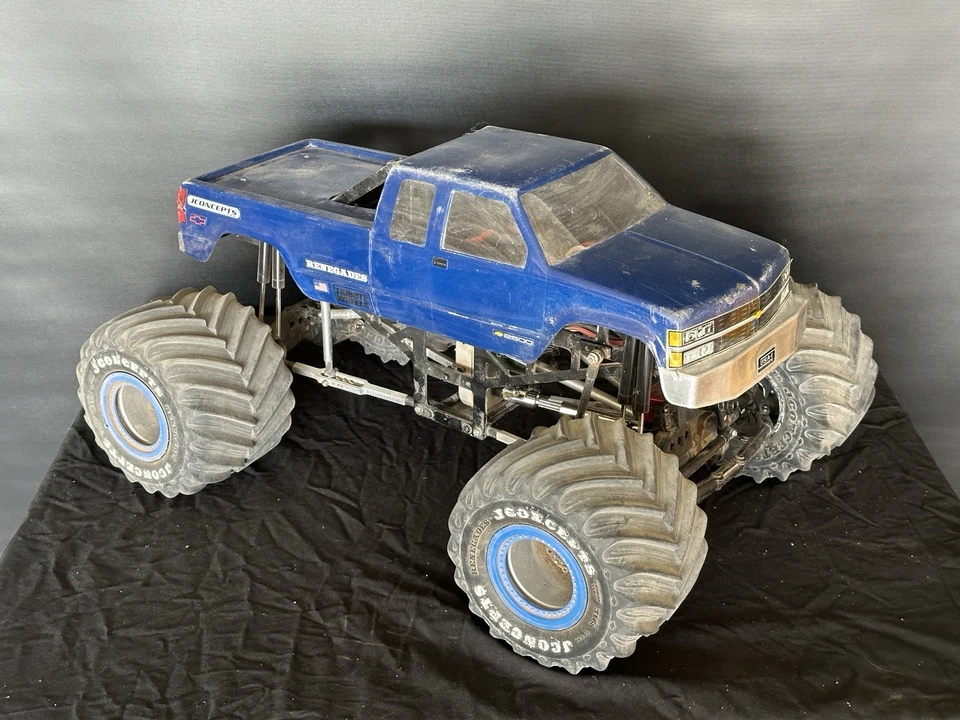 Monster Truck personalizado de eje sólido RC 1/10 Foto 4 de 4