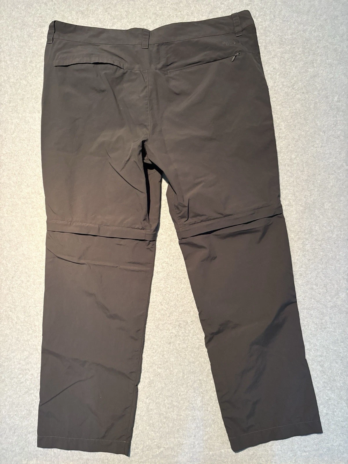 The North Face Pants Mens 40 Convertible Zip Off Hiking Pants & Shorts