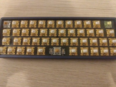 KeyHive UT47.2 Blue Aluminium 40% Tastatur Ajazz Banana Switches