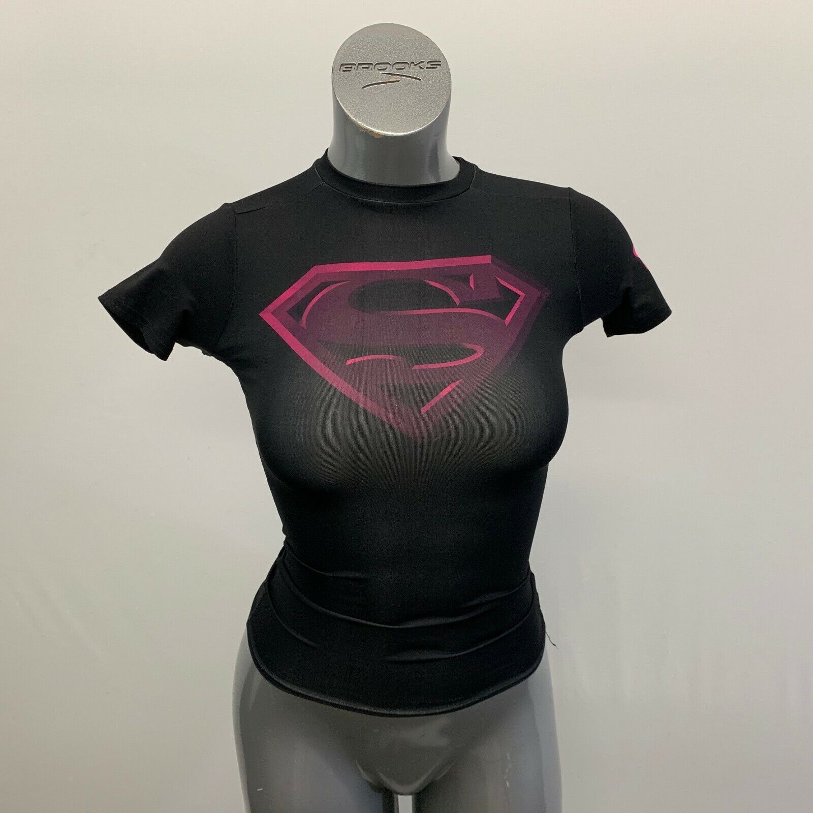 Under Armour Superman Top Girls YSM Black Short Sleeve Fitted Heat Gear |