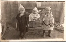 RPPC Postcard Small Children Dressed in Heavy Coats & Hats c.1904-1918     20280