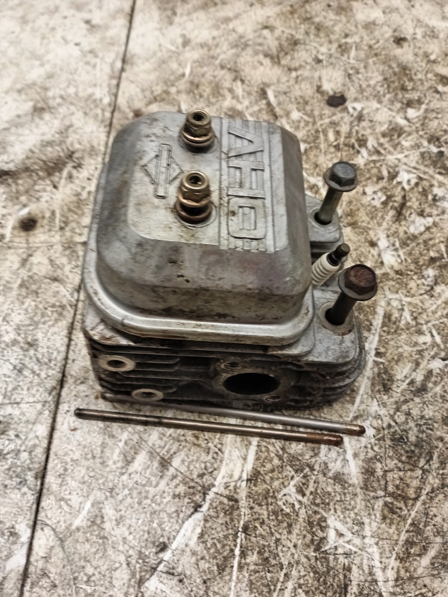 BRIGGS & STRATTON 303777 CYLINDER HEAD #2 809201 | eBay