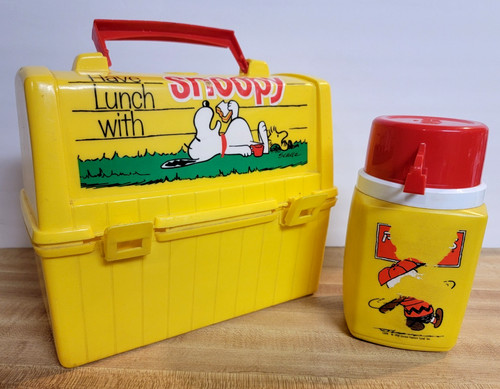 Vintage 1968 Have Lunch With SNOOPY Yellow Plastic Lunch Box W/ Thermos Dome Top