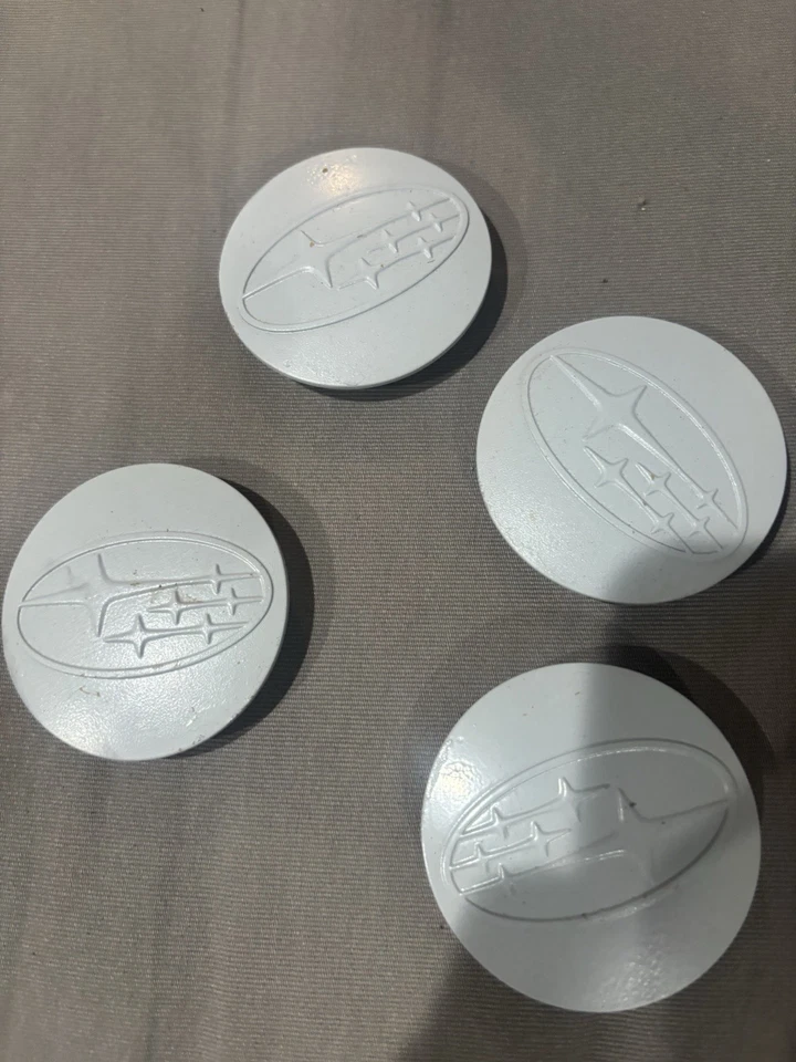 Tapacubos centrales para llantas Subaru Legacy 28821SA030 Outback Forester 2006 ~ 2016 Foto 3 de 4