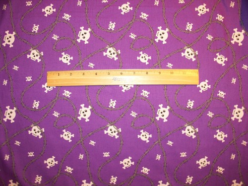 SKULL BONES & BARBED WIRE BARB WIRE PURPLE COTTON FABRIC FQ - 第 1/6 張圖片