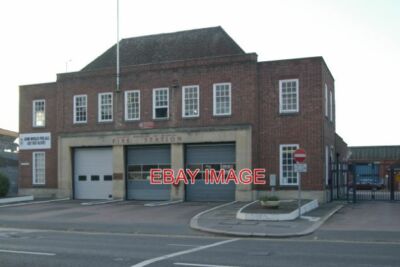 PHOTO  CAVERSHAM ROAD FIRE STATION CAVERSHAM ROAD READING BERKSHIRE IS ONE OF 4