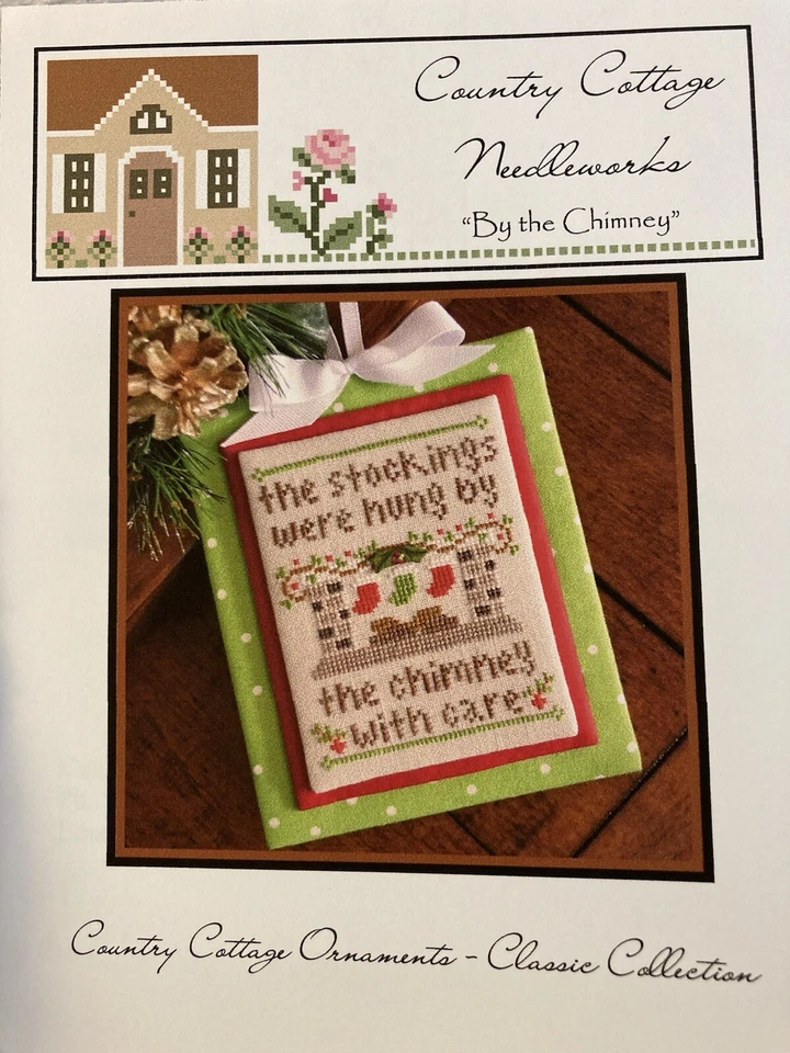 By the Chimney Country Cottage Adorno Patrón con Botón ¡NUEVO! Foto 2 de 4