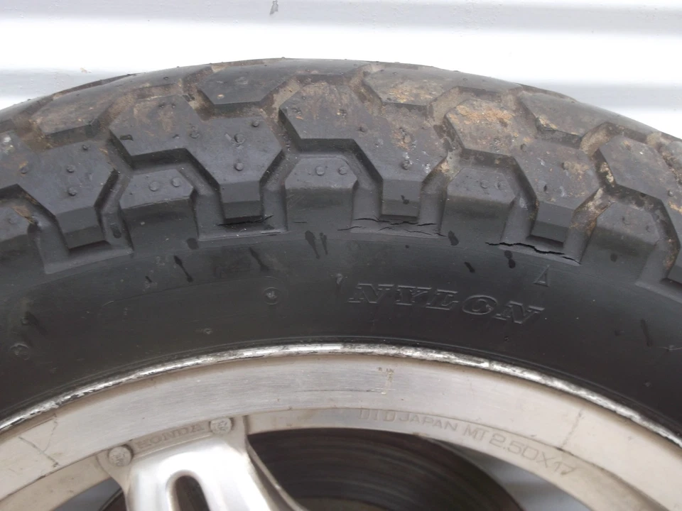 Заднее колесо 1978 Honda GL1000 Goldwing - Изображение 3 из 4