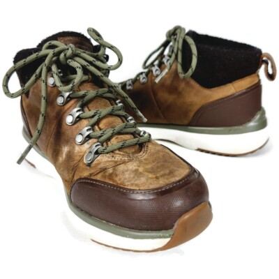 UGG Olivert Waterproof Boot Mens 7.5 Brown Leather SN  display picture 1