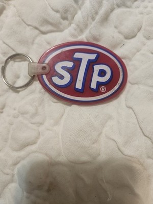 STP Motor Oil Treatment Lubricants Fuel Additives Ad Keychain Red Oval Vintage