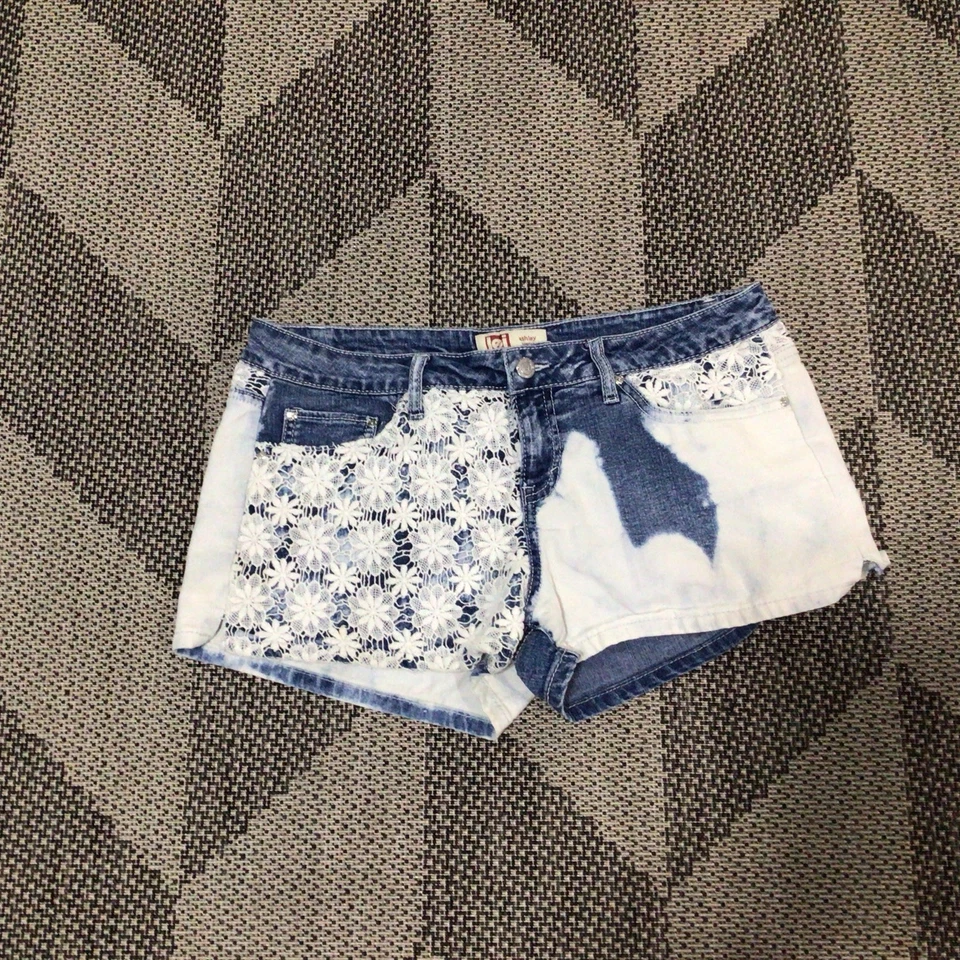 雷蓝色刺绣花边花朵5口袋漂白阿什利低腰短裤11R — 第 2/4 张图片