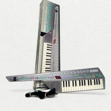 Yamaha SHS-10 Digital Shoulder Synthesizer Electronic Keyboard 32-Keys Silver