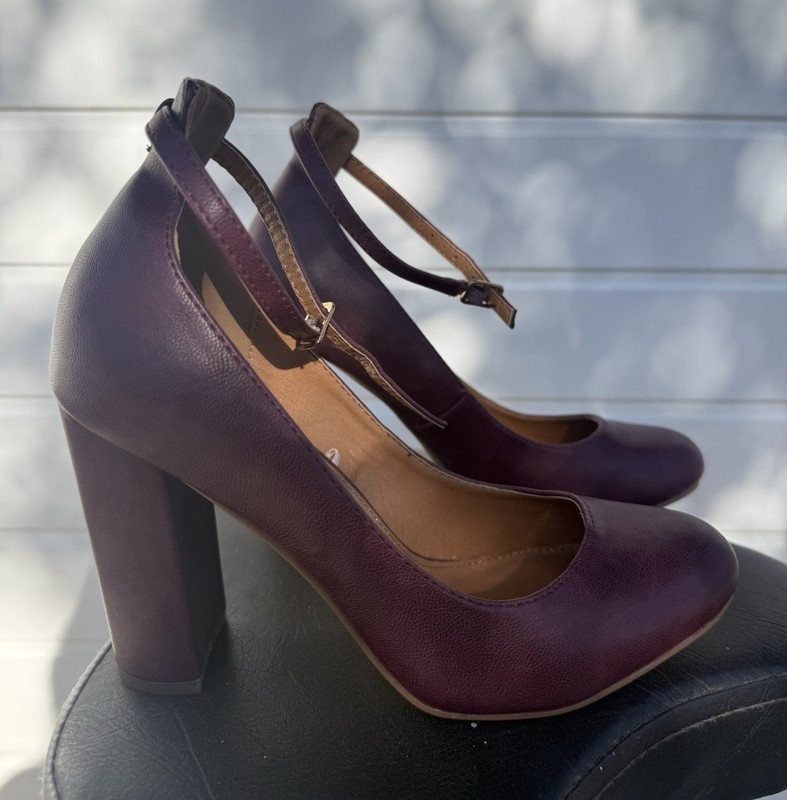 eVErY mEnDeS Purple Faux Leather Ankle Strap Buckle Round Toe Pumps 7