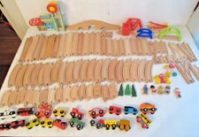 Wooden Train Set  Toy Lot Toy Bundle Preschool Daycare #9