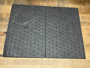51 pcs - PIG absorbent MAT mat203 15" x 20" Heavyweight partial box