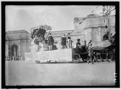 Photo:Columbus Memorial 1912 Parade at Unveiling Horse-Drawn Float