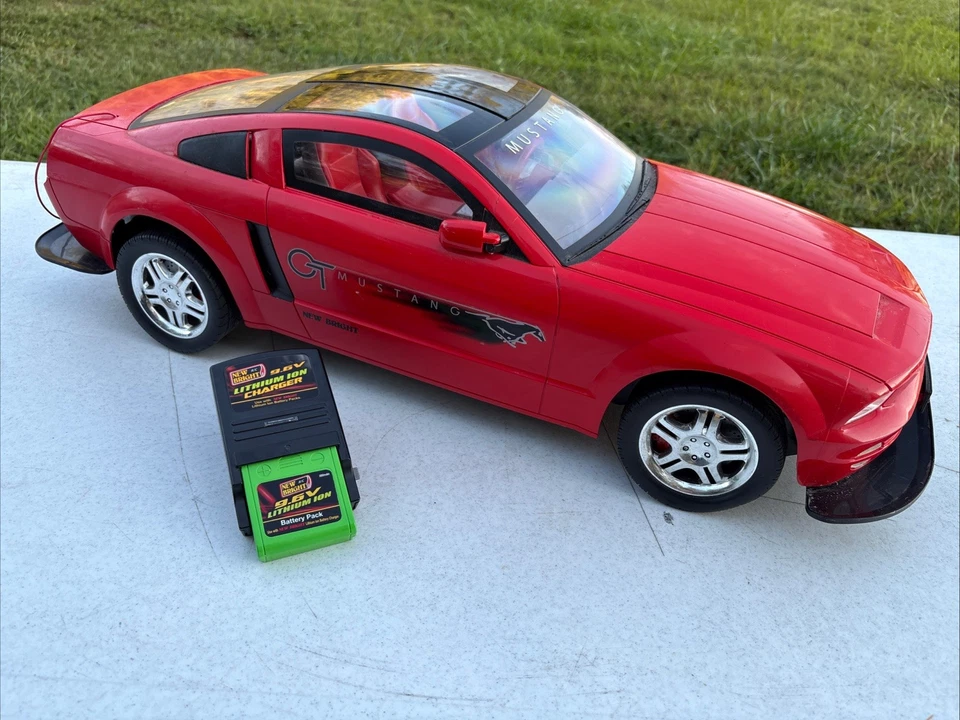 Nuevo Brillante Ford Mustang GT Coche Rojo 9.6V RC Control Batería/Cargador Sin Control Remoto Foto 2 de 4