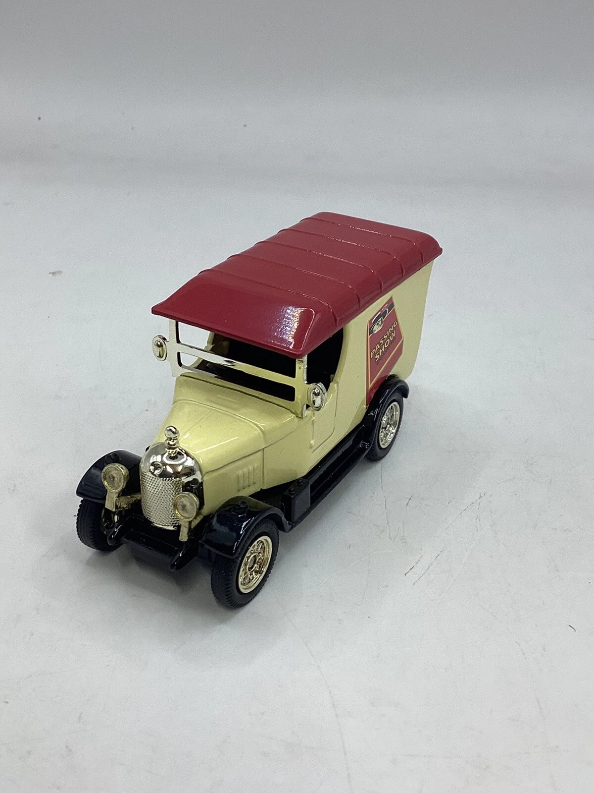 VANS 1:43 Van Passing Show Livery. Oxford pressofuso.