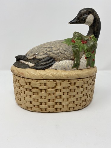 Piatto vintage in ceramica dipinto a mano oca su cesto invernale coperto agrifoglio firmato - Foto 6 di 12