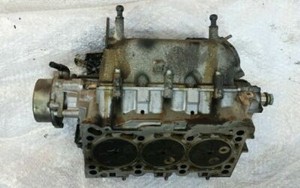 Audi A6 4B C5 A4 VW Passat 2,5 TDI V6 AYM Zylinderkopf 114KW 155 PS links