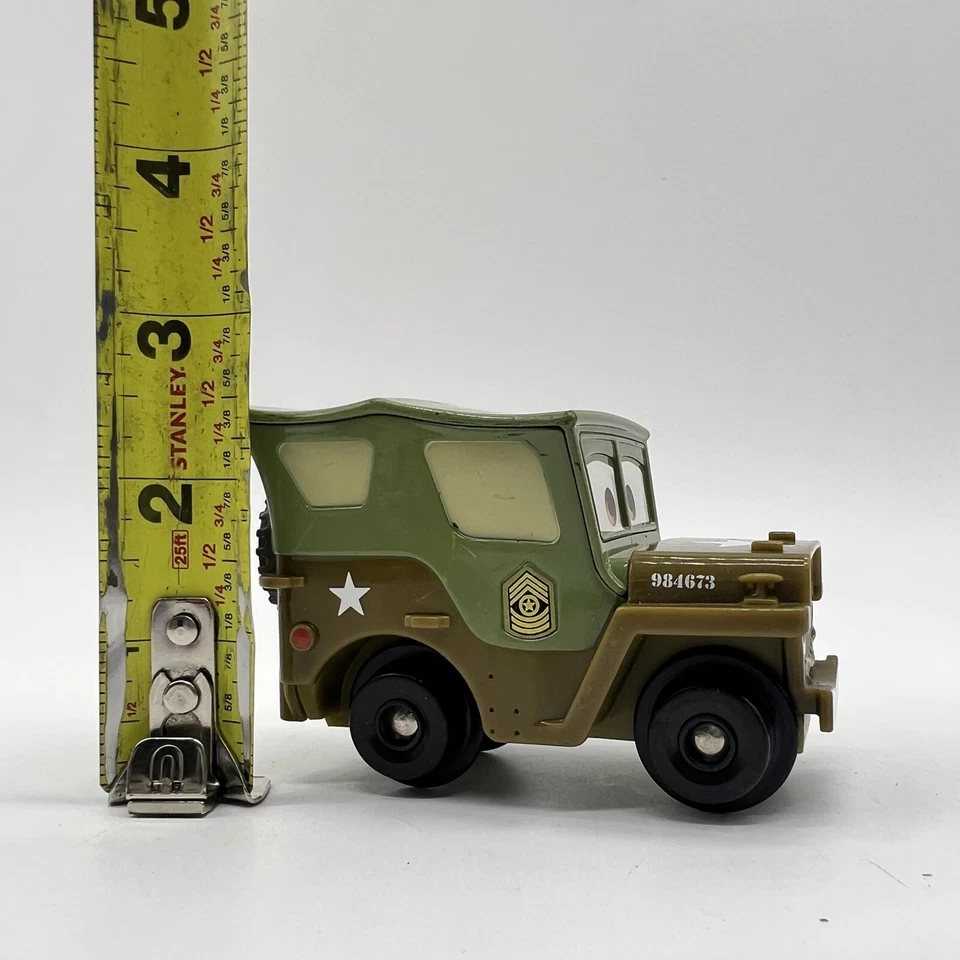 Disney Pixar Cars Sarge Militar Jeep Fisher Price 2008 Coche de juguete de plástico Foto 3 de 4