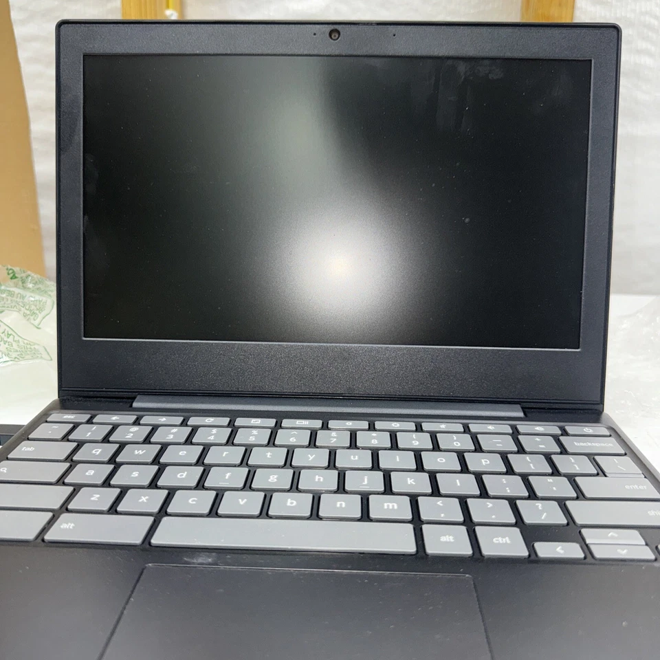 Lenovo IdeaPad 3 64GB Chromebook 82BA0003US 11.6" Celeron N4020 Dual-Core - Image 3 of 4