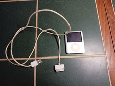 Apple iPod nano A1236 8 GB 3rd Generation - Silver WORKS
