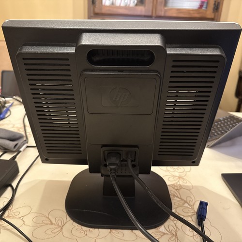 HP 1502 / L1502 15" XGA LCD Monitor - VGA - Picture 2 of 5