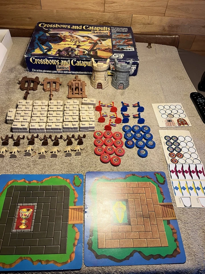 Vintage 1980s Crossbows and Catapults Battleset - Read Discription - Image 2 of 4