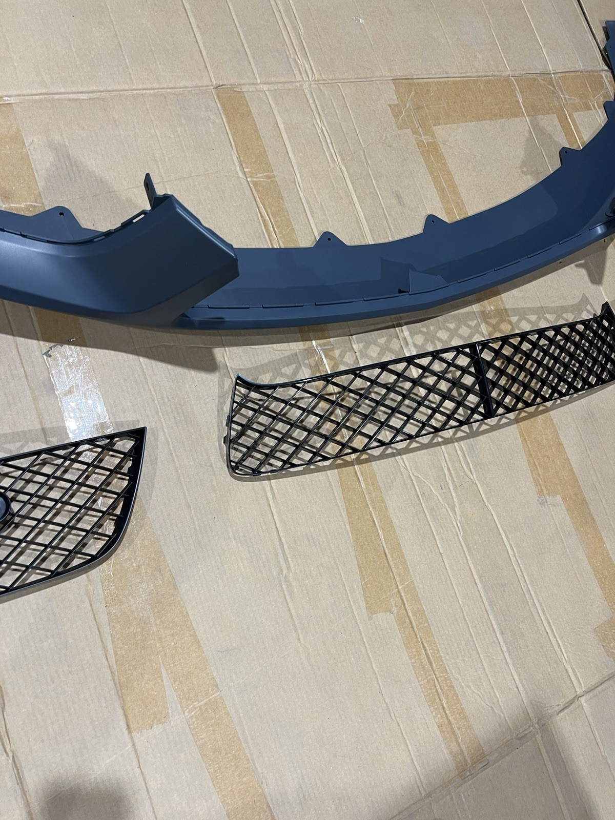 2012-2015 Bentley Continental GT GTC V8 4.0 Front Bumper Cover Lower Grille Set