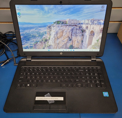 HP 15-f211wm Intel Celeron (R) N2840 @2.16 4 GB RAM, 500 GB HDD WINDOWS 11